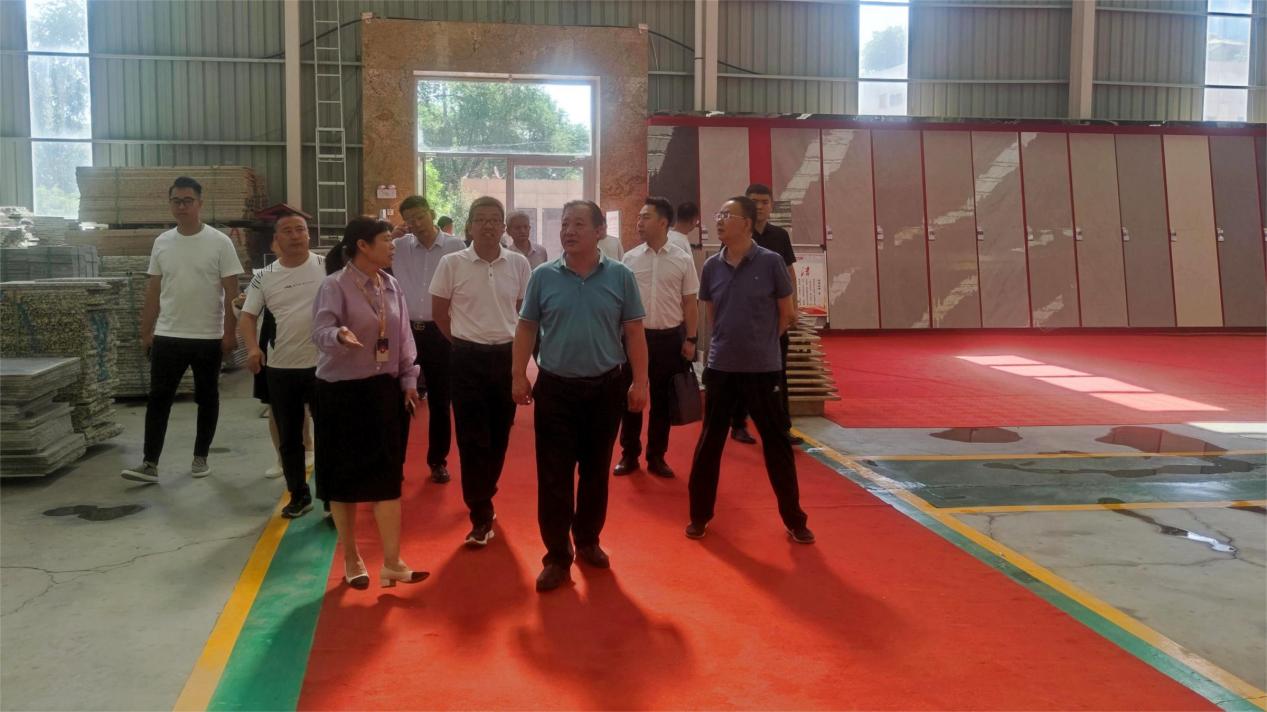 西固區政協委員小組蒞臨 甘肅梅隆石材集團有限公司進行參觀指導